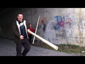Das 5CHF Dachlatten-Alphorn / The 5CHF Roof Battens-Alphorn