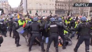 Runde 8 der Gelbwesten in Frankreich
